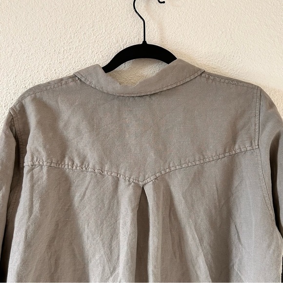 Democracy Taupe Button Up Long Top Women Size XL - Picture 7 of 9